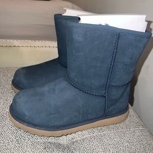 Lightly worn kids uggs